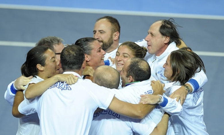 Отборът на Италия за "Фед Къп" празнува класирането на полуфинал