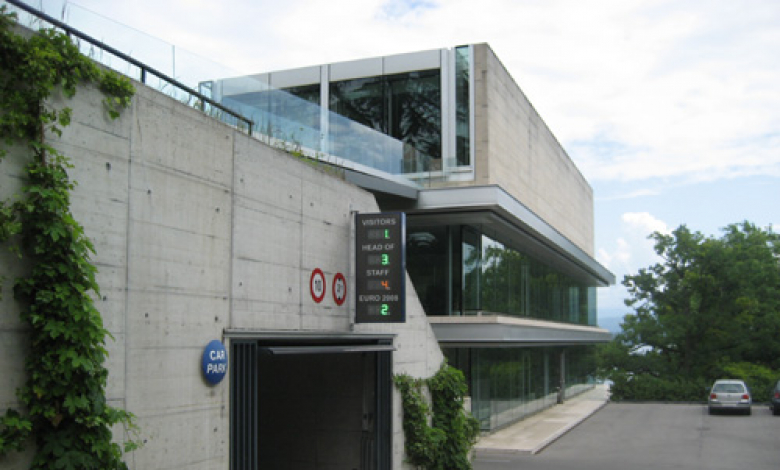 Сградата на УЕФА в Нион