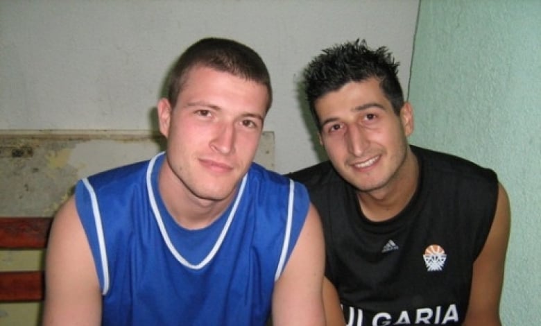 Наско Радев (вдясно) ще остане в Балкан