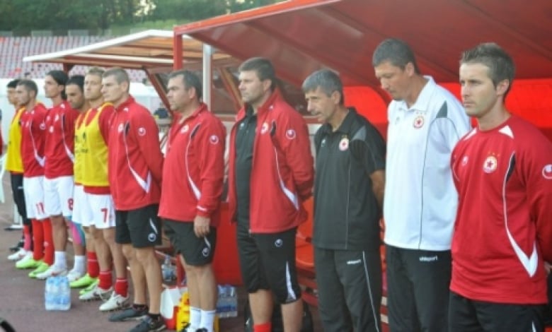 Любо Пенев не води отбора с костюм, снимка cska.bg