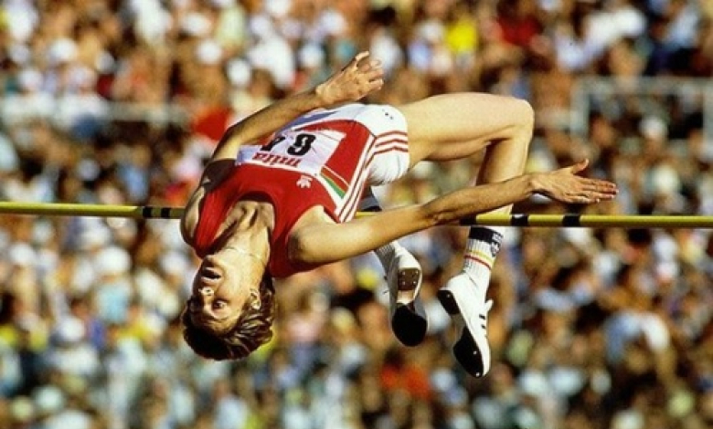 Стефка Костадинова преодолява рекордните 209 сантиметра на световното първенство в Рим на "Олимпико" през 1987 година
