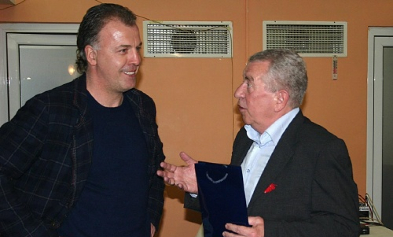 Наско Сираков наказва ЦСКА при победата с 2:1 на този ден през 1991 година