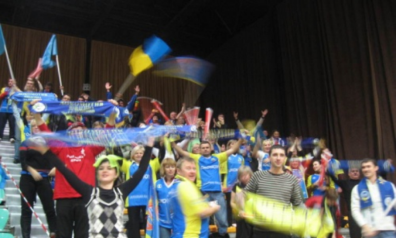 Феновете от Украйна надвикаха публиката на Марек в Дупница /снимка volleyball.bg