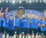 Естония ликува с трофей след дузпи