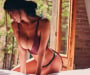 Без спирачки: Евчето показа как го прави, разкрачи се в кухнята ВИДЕО 18+