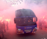 Шок! Фенове на Барса нападнаха автобуса на собствения си отбор ВИДЕО