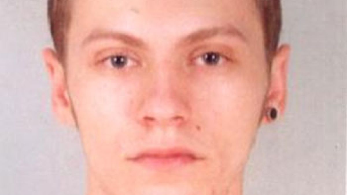 18-годишен в неизвестност от месец
