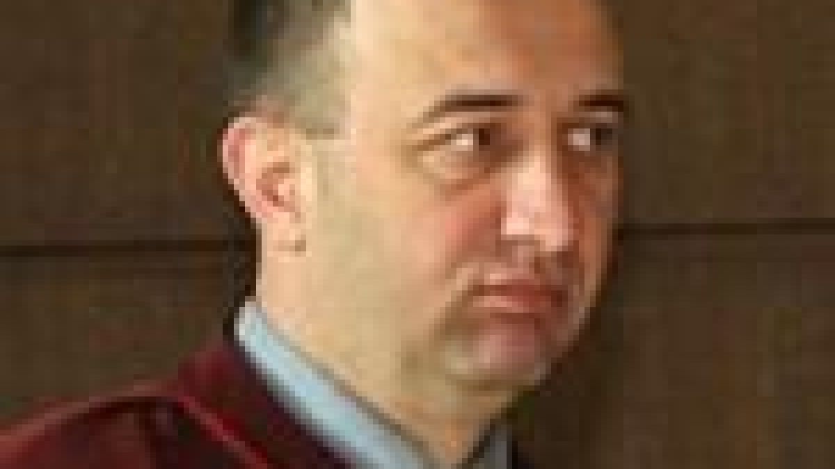 Повдигат обвинения на петима митничари
