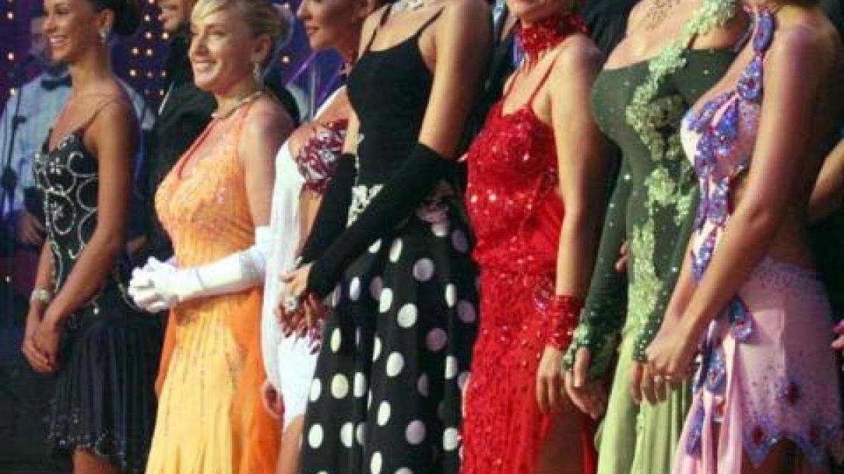 Виолета Марковска и партньорът й спечелиха първата десятка от журито на Dancing Stars