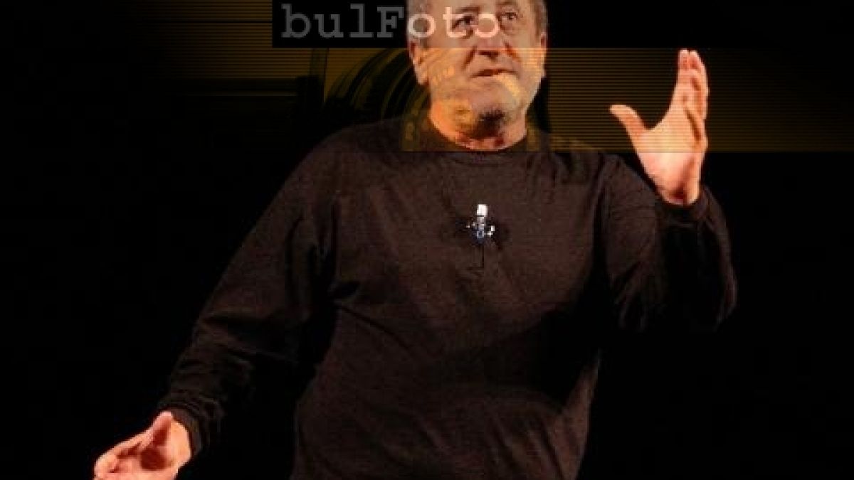 Велко Кънев отбелязва 60-годишен юбилей с моноспектакъл