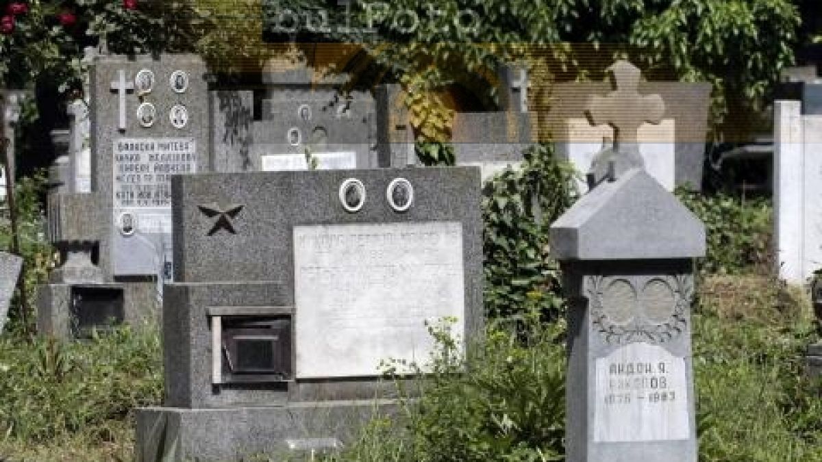 Погребан възкръсна пред майка си