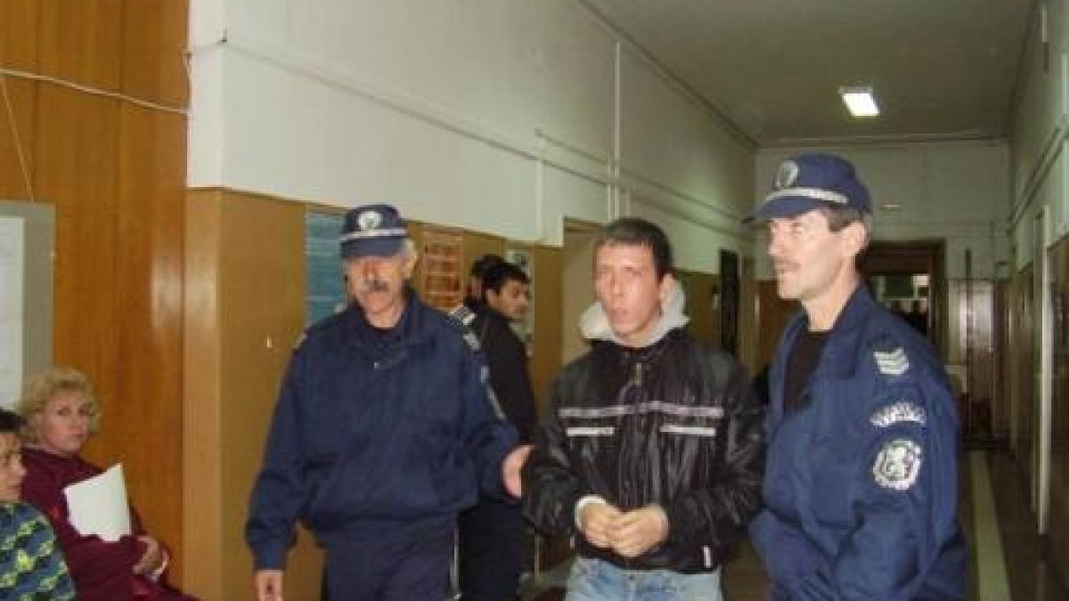 Задържаха варненец, осъден в Белгия за трафик на жени