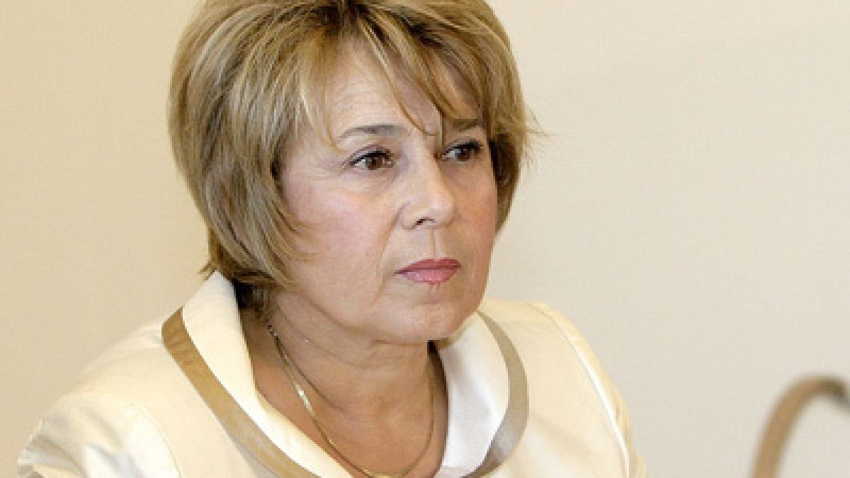 Масларова ще кумува на пенсионери 