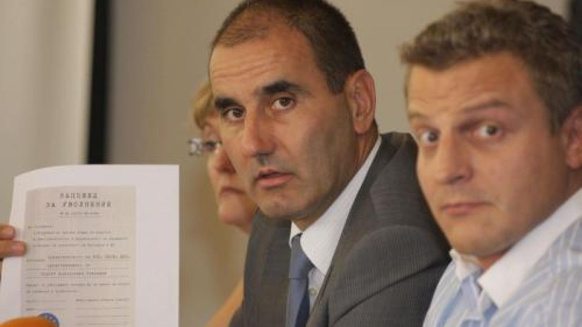 Откраднаха урната с подписката за уволнение на правителството