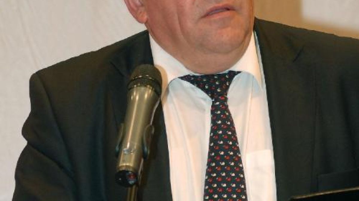 Цветанов: Емин беше напрегнат,  разсеян, не ме слушаше