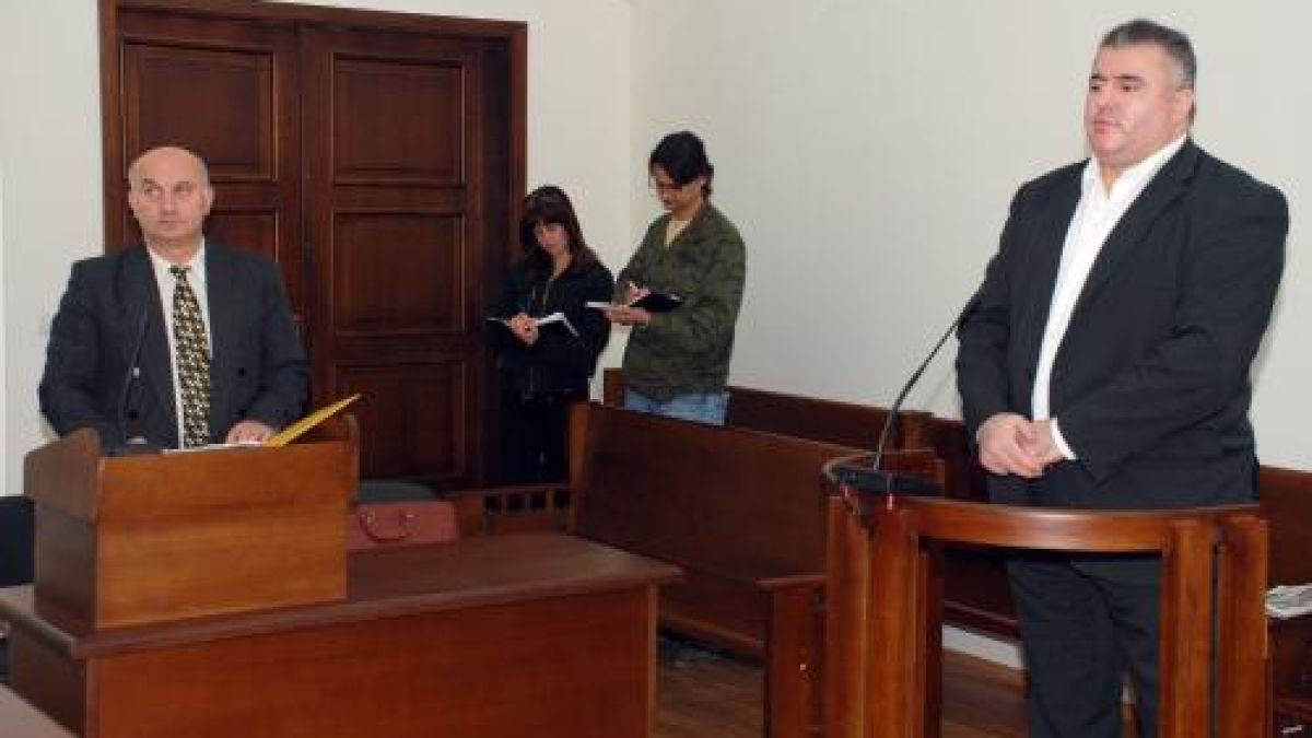 Вкарват Роко за пет години и половина зад решетките 