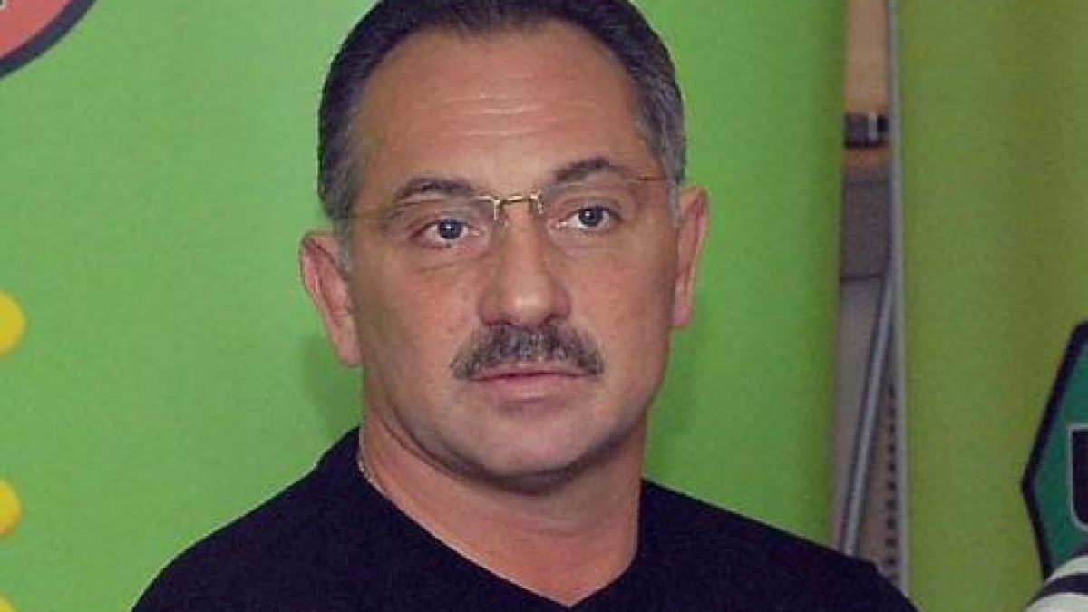 Ангел Бончев заряза джипа, движи с градския транспорт