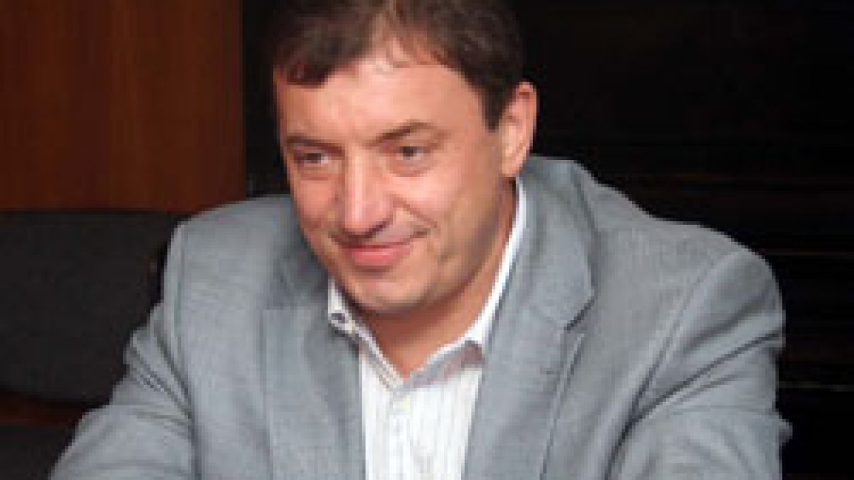 Анонимен Петров застава срещу Алексей Петров 