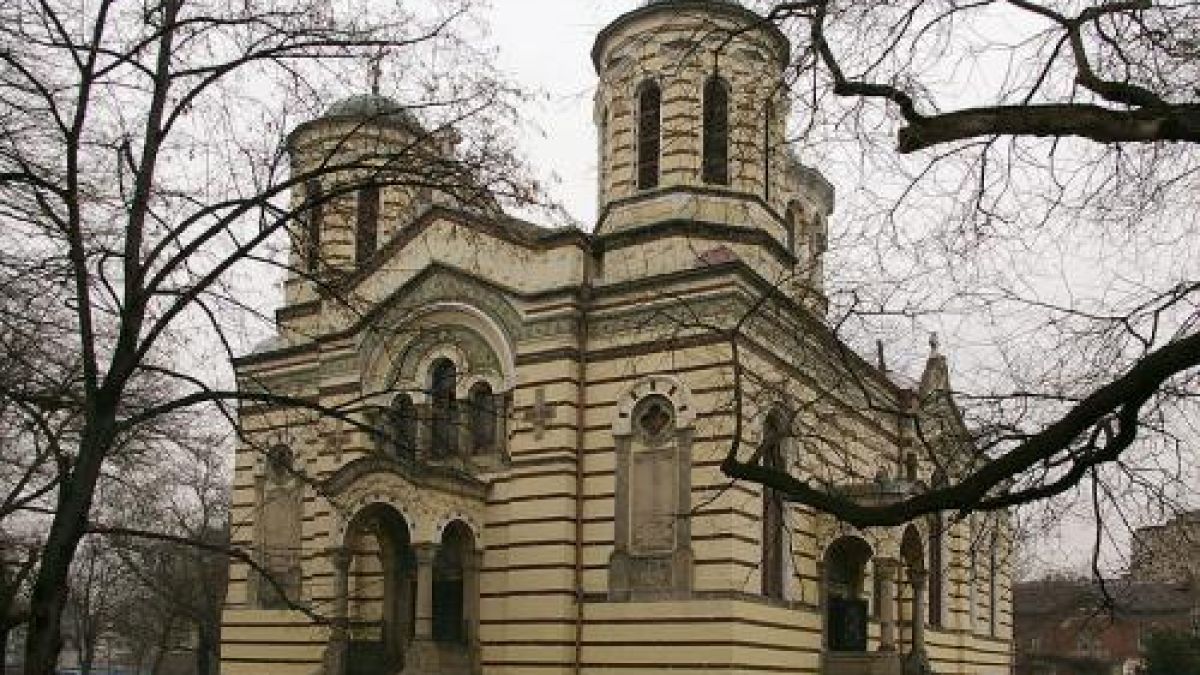 Откраднаха градинка с черква