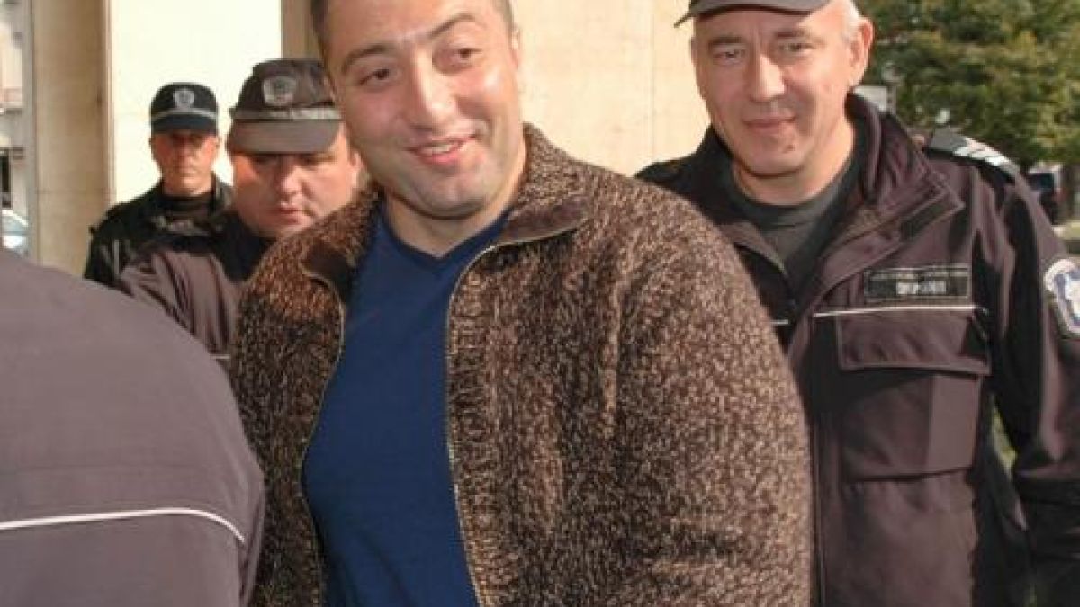 Повдигнаха обвинение на Митьо Очите 
