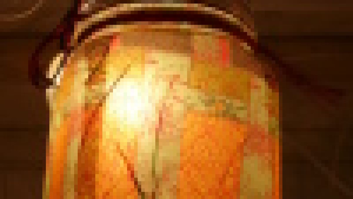 Откраднаха 1 100 лева в буркани