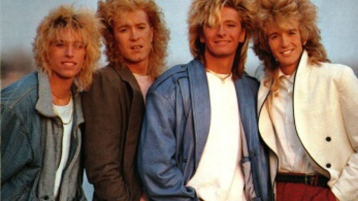 Басистът на Platinum-Blonde почина