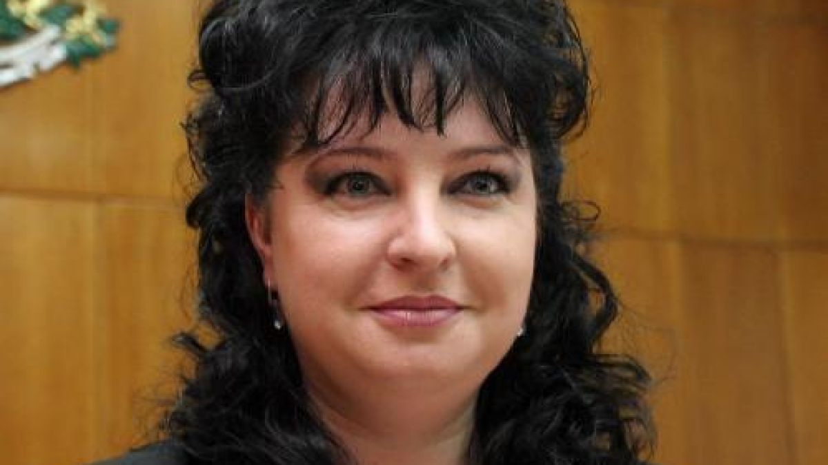 Заплашиха съдия Цветкова с киселина