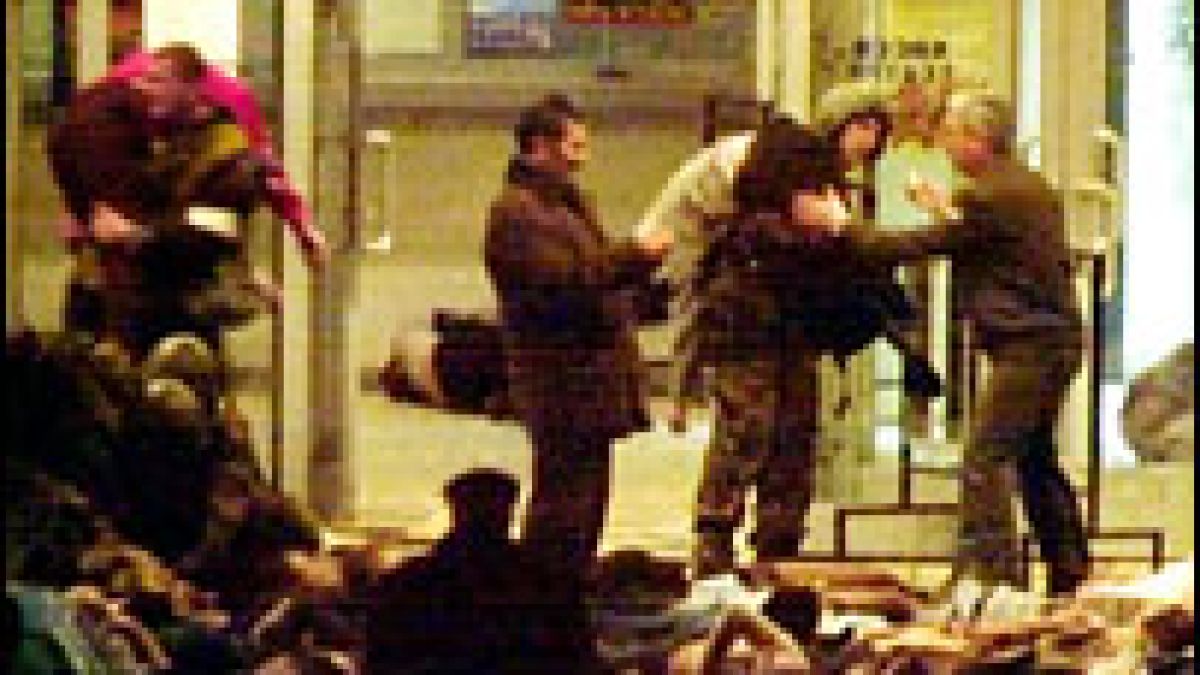 Длъжностни лица ограбвали жертвите от терористичния акт на Дубровка 