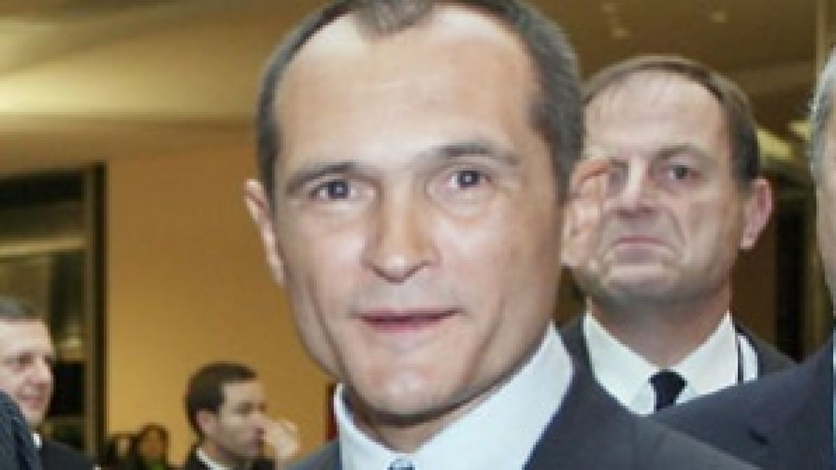 Васил Божков влиза в бизнеса с боклука