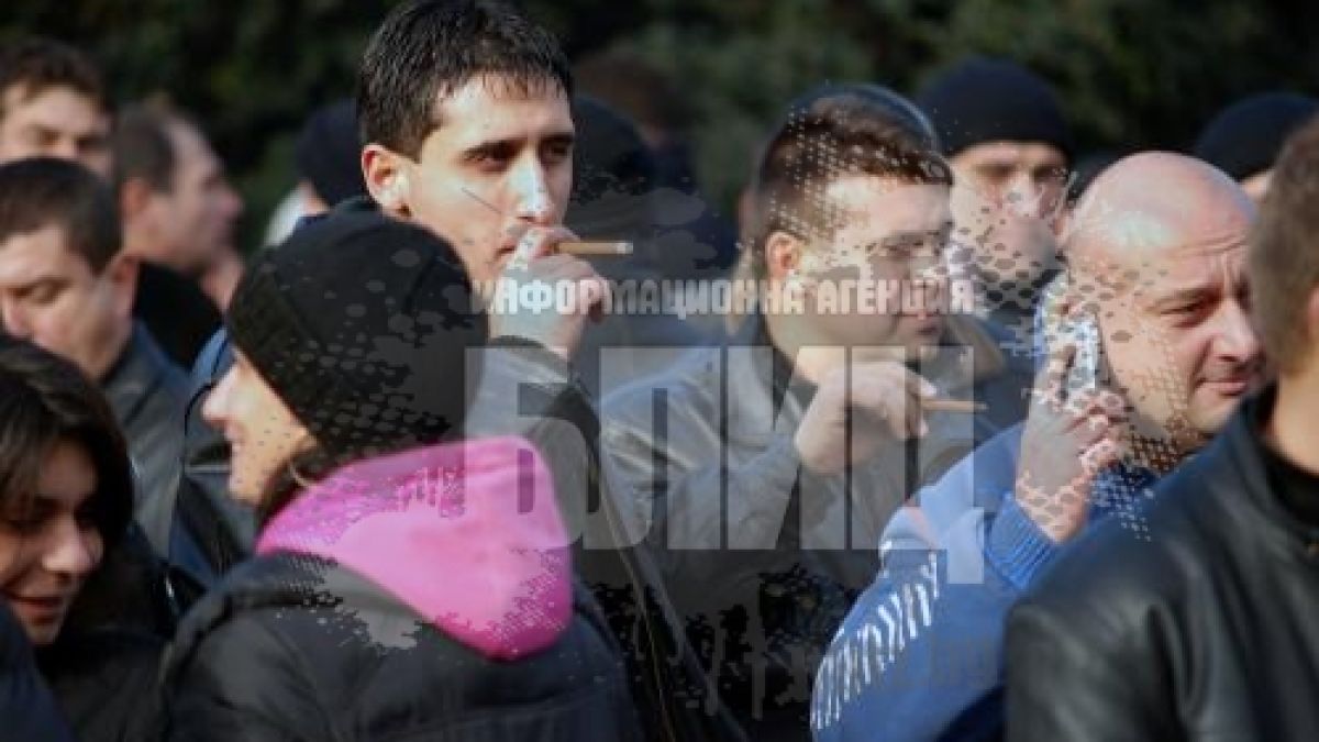 3-4 000 полицаи пушат пред МВР 