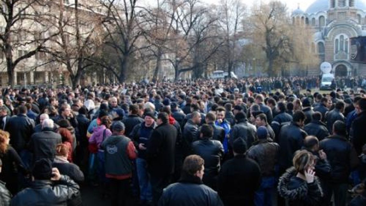 4 000 полицаи опушиха правителството 
