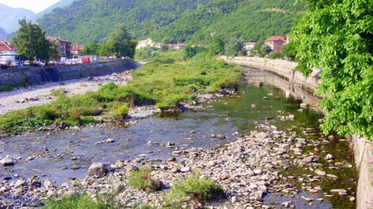 30-годишен мъж бе открит в ледените води на Въча 
