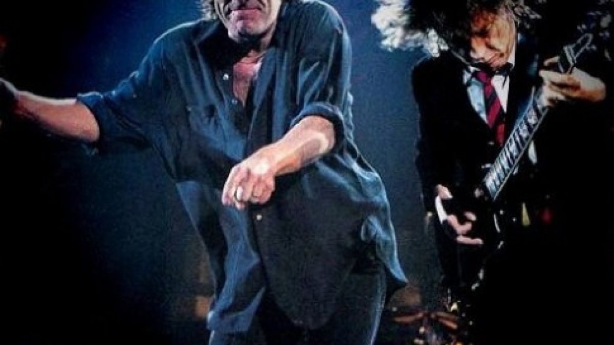Болнична стая ще носи името на фронтмена на AC/DC