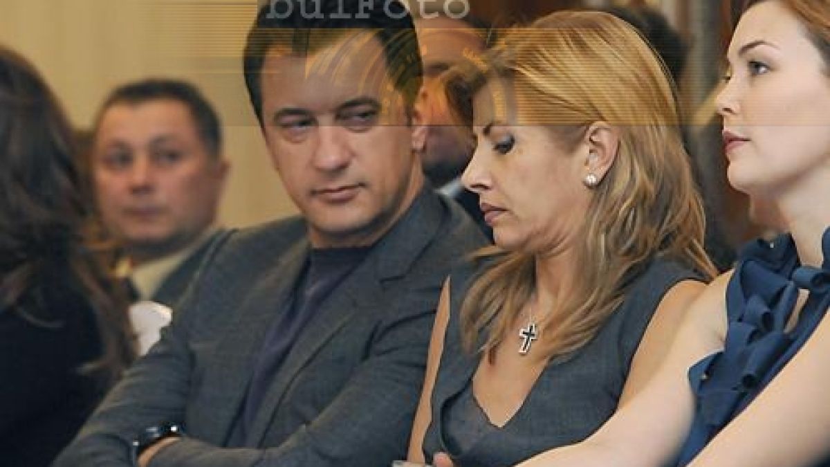 Любимият на Петя Славова нае кораб за сина си 
