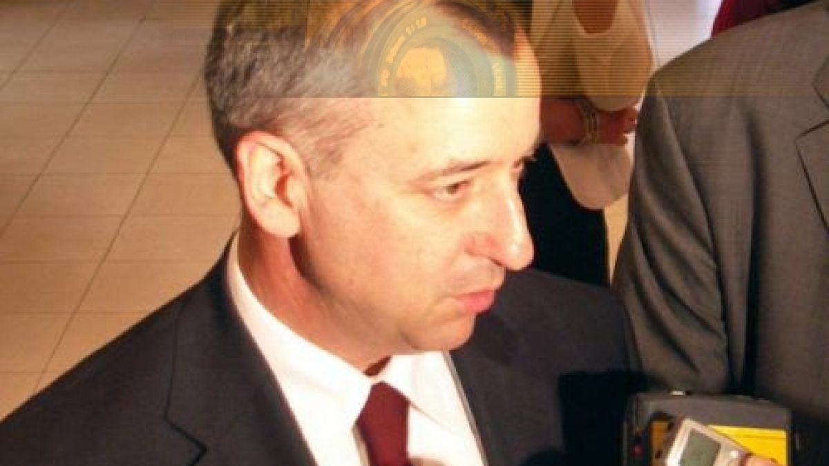 Пирински: СЕМ и прокуратурата да се самосезират заради медийната атака срещу НС
