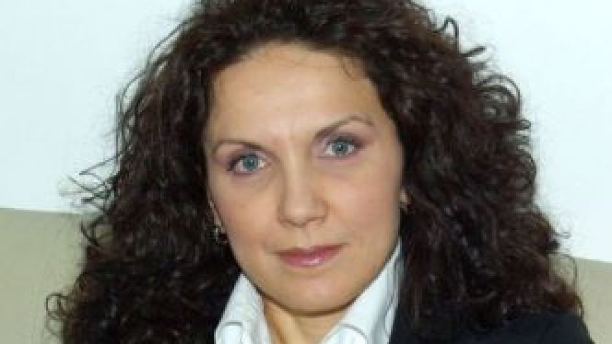 Първанова: Депутатските премии да отидат за хуманни дейности 