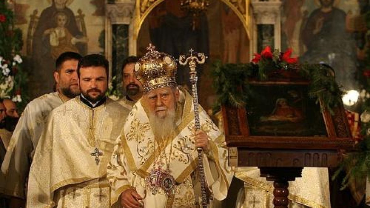 Патриарх Максим отслужи литургия за Рождество 