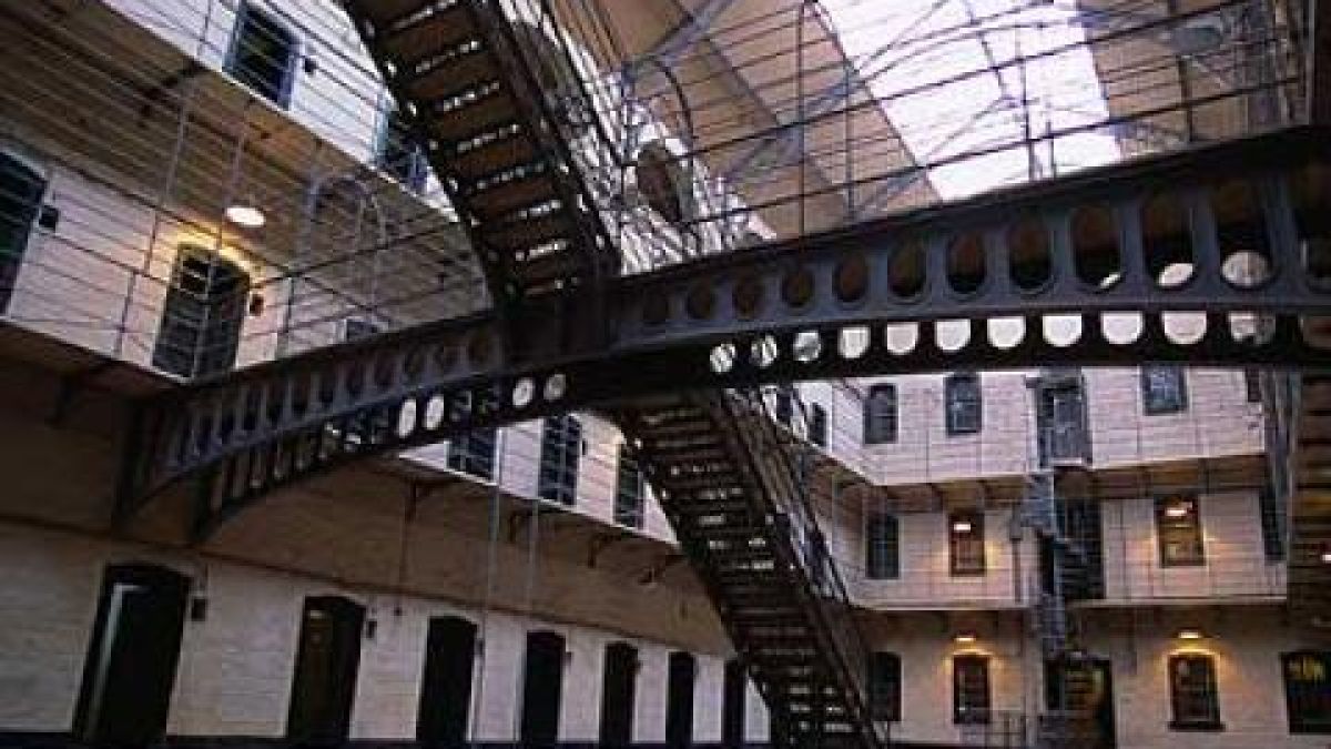 Воронежки затворници ще получат първите електронни гривни в Русия