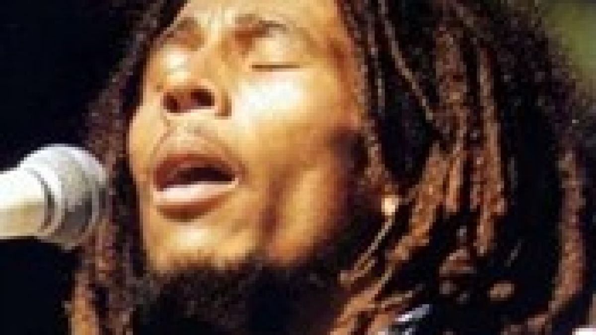 Авторът на "No Woman No Cry" почина
