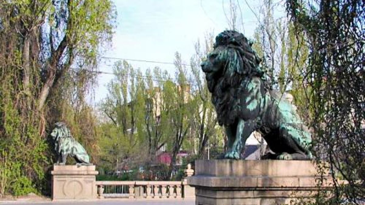 Махат лъвовете от Лъвов мост 