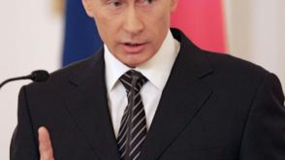 Картина на Путин продадена на търг за 37 млн. рубли