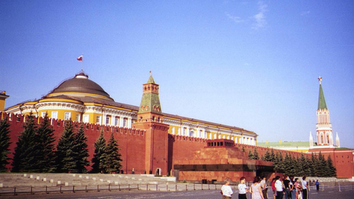 Арестуваха 30 души, поискали Ленин да бъде погребан