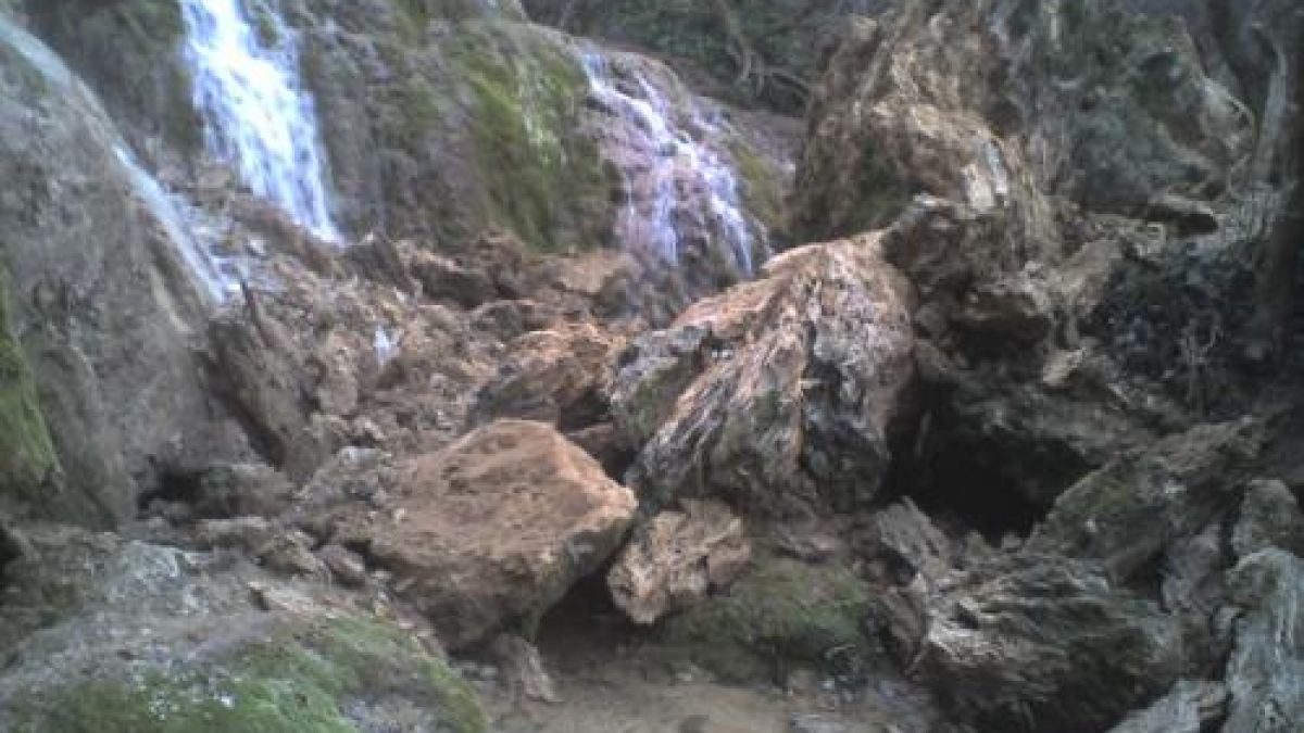 Рухна уникален водопад в Ловешко