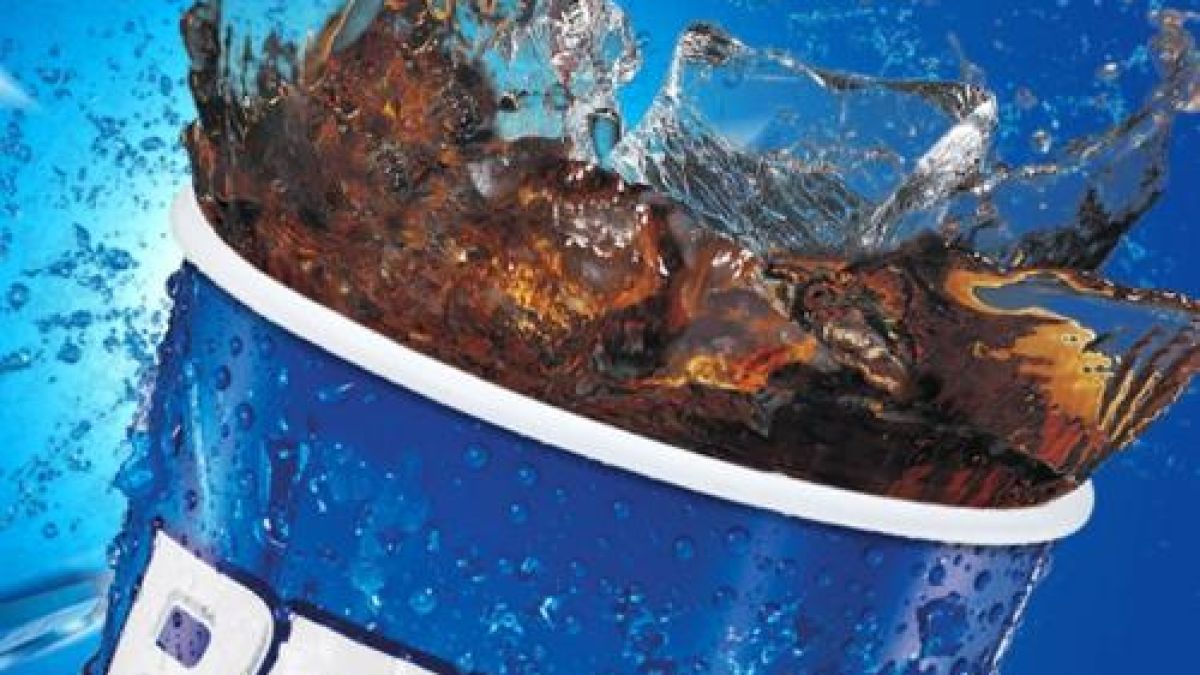 Pepsi плаща компенсация за презерватив в бутилка