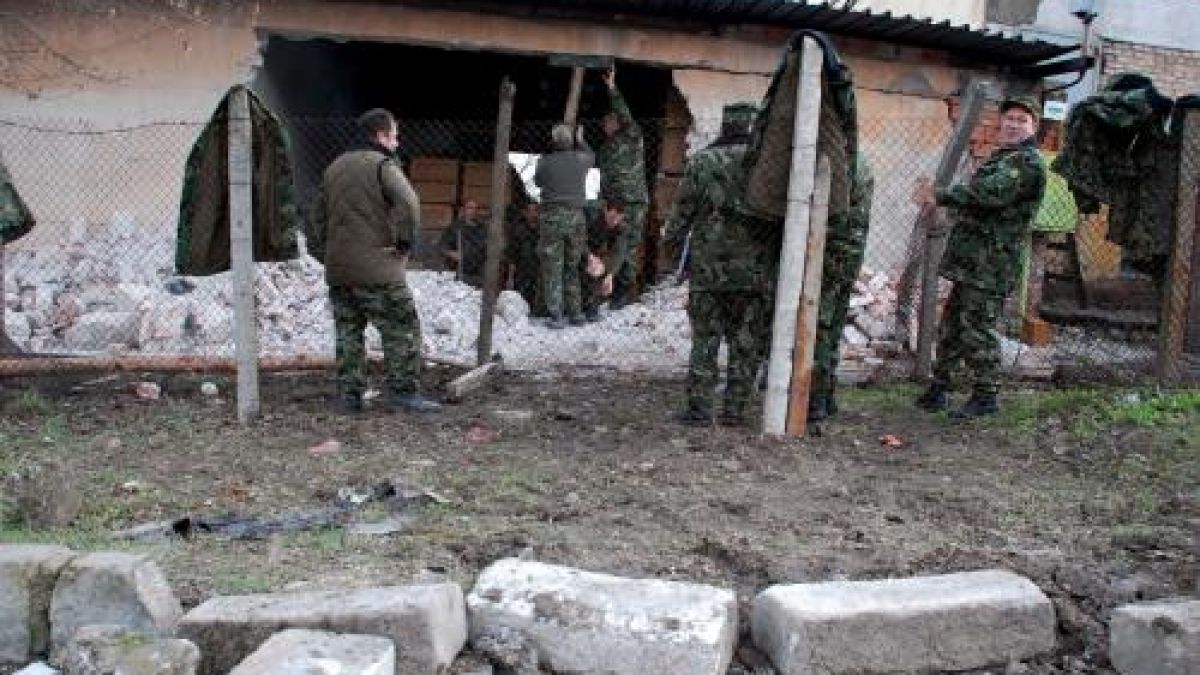 Пиян шофьор нацели склад с боеприпаси. Оцеля