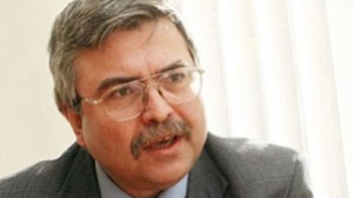 Емил Хърсев: Шарлатани с червени гащи говорят пълни дивотии