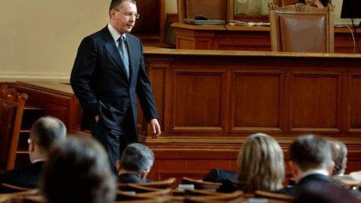 Станишев благодарен за вота на недоверие 
