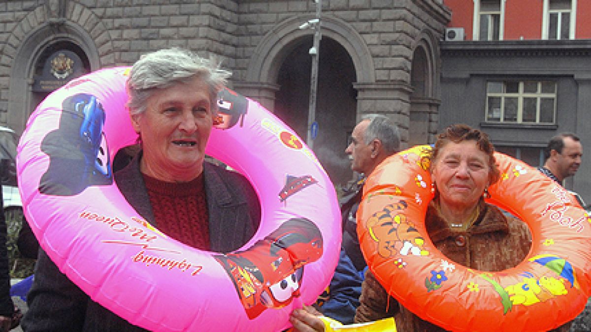 Масларова праща около 5000 пенсионери на почивка