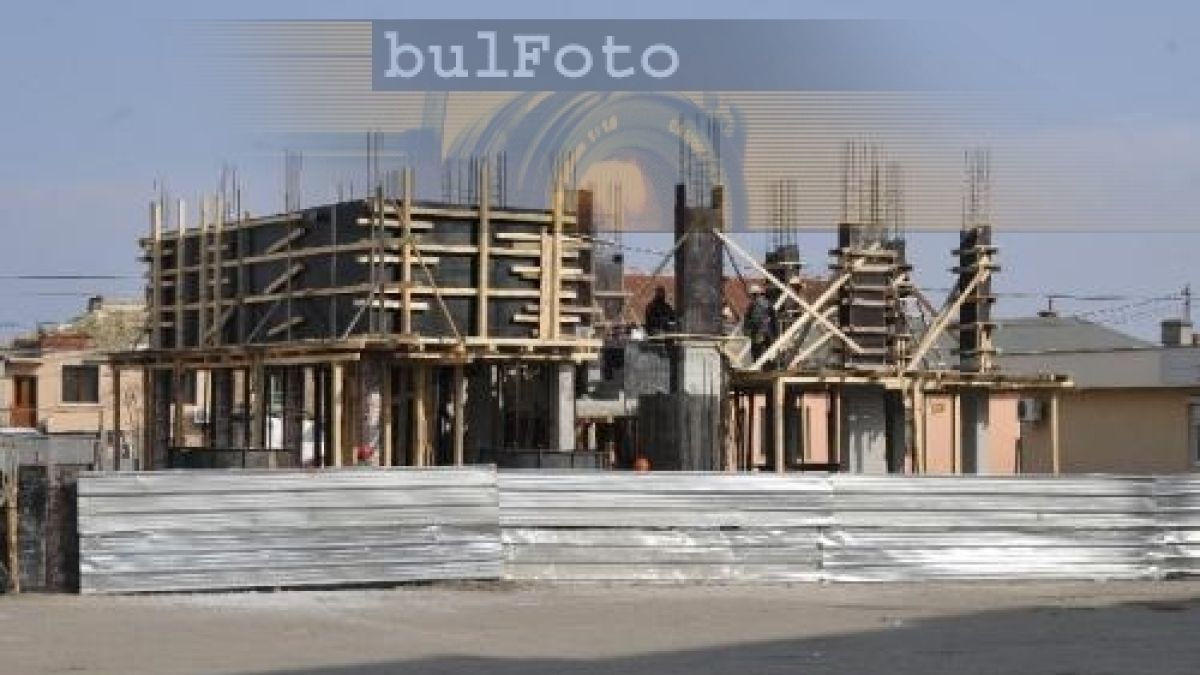 21-метрово минаре над джамия в Бургас 