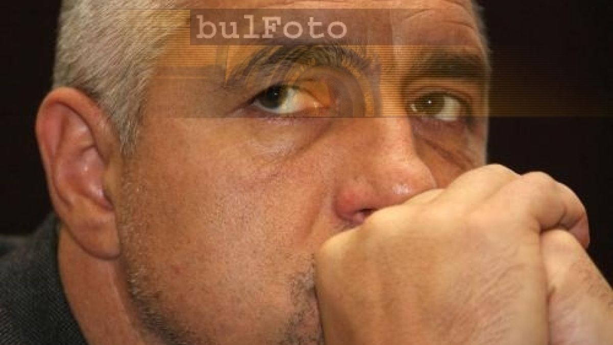 Борисов гледал над 50 кучета, може да свири и на китара 